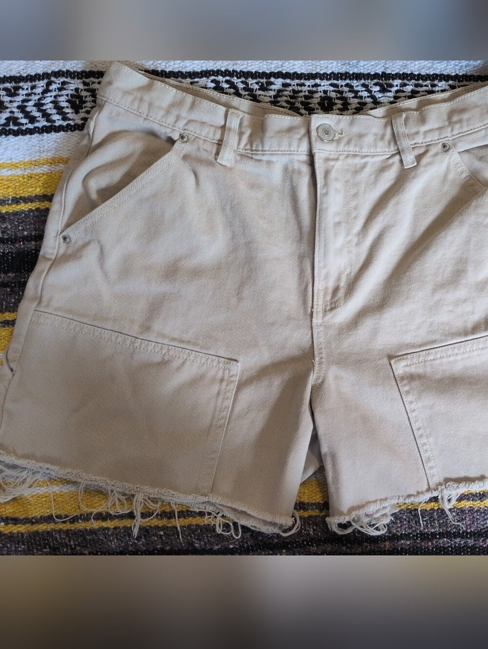 Ardene Beige Y2K High Waisted Cargo Shorts 😎